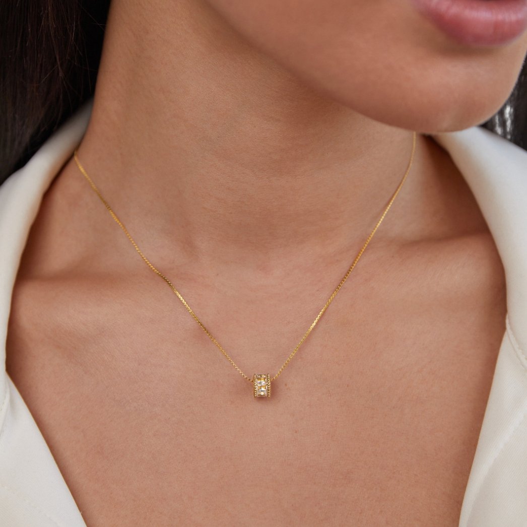 Gigi – Collar con Colgante Brillante