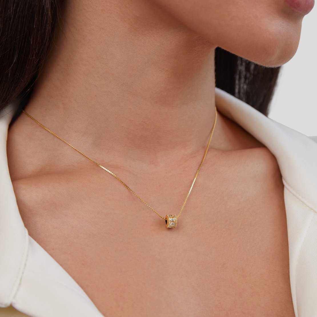 Gigi – Collar con Colgante Brillante
