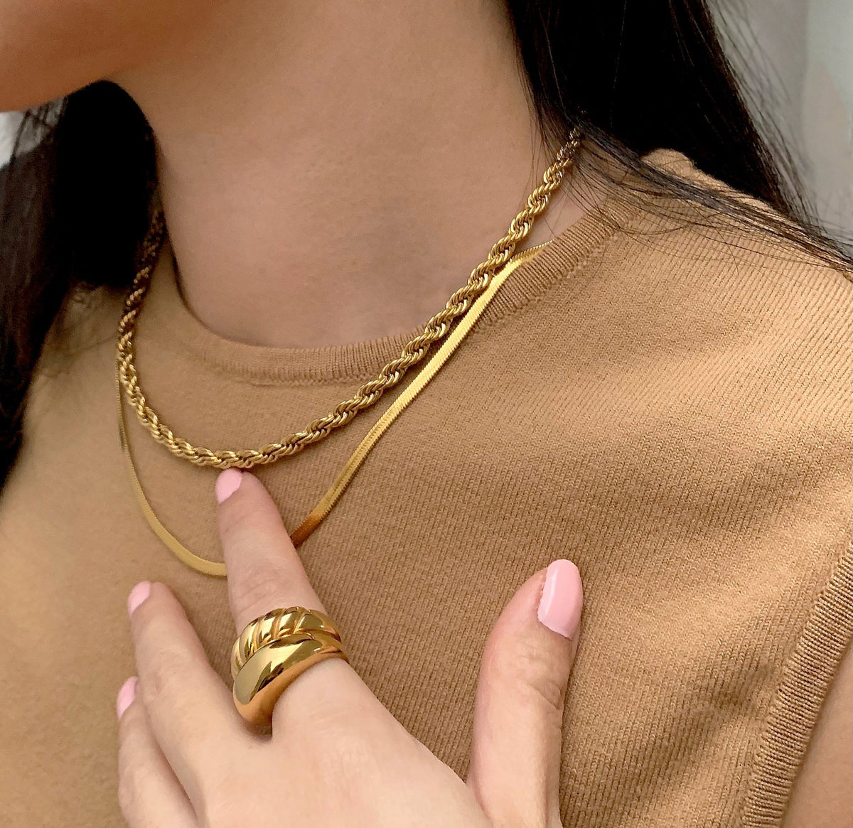 Lucienne – Elegant Snake Necklace