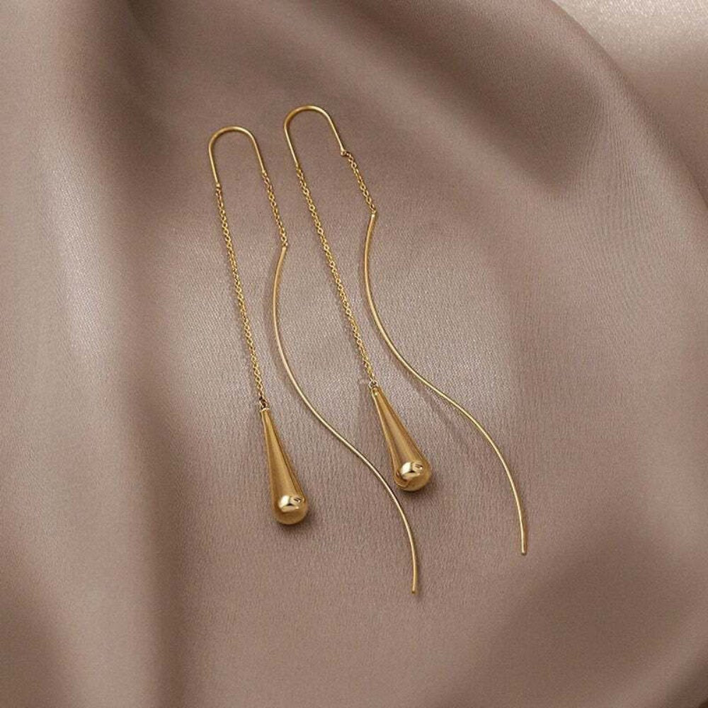 Amaris – Gold Drop Earrings with Tassels