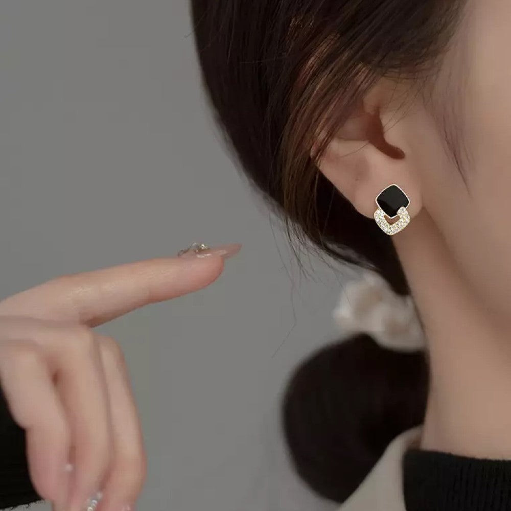 Geometric Earrings – Modern Black Design