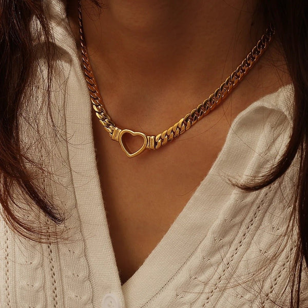 Ara – Heart of Gold Necklace