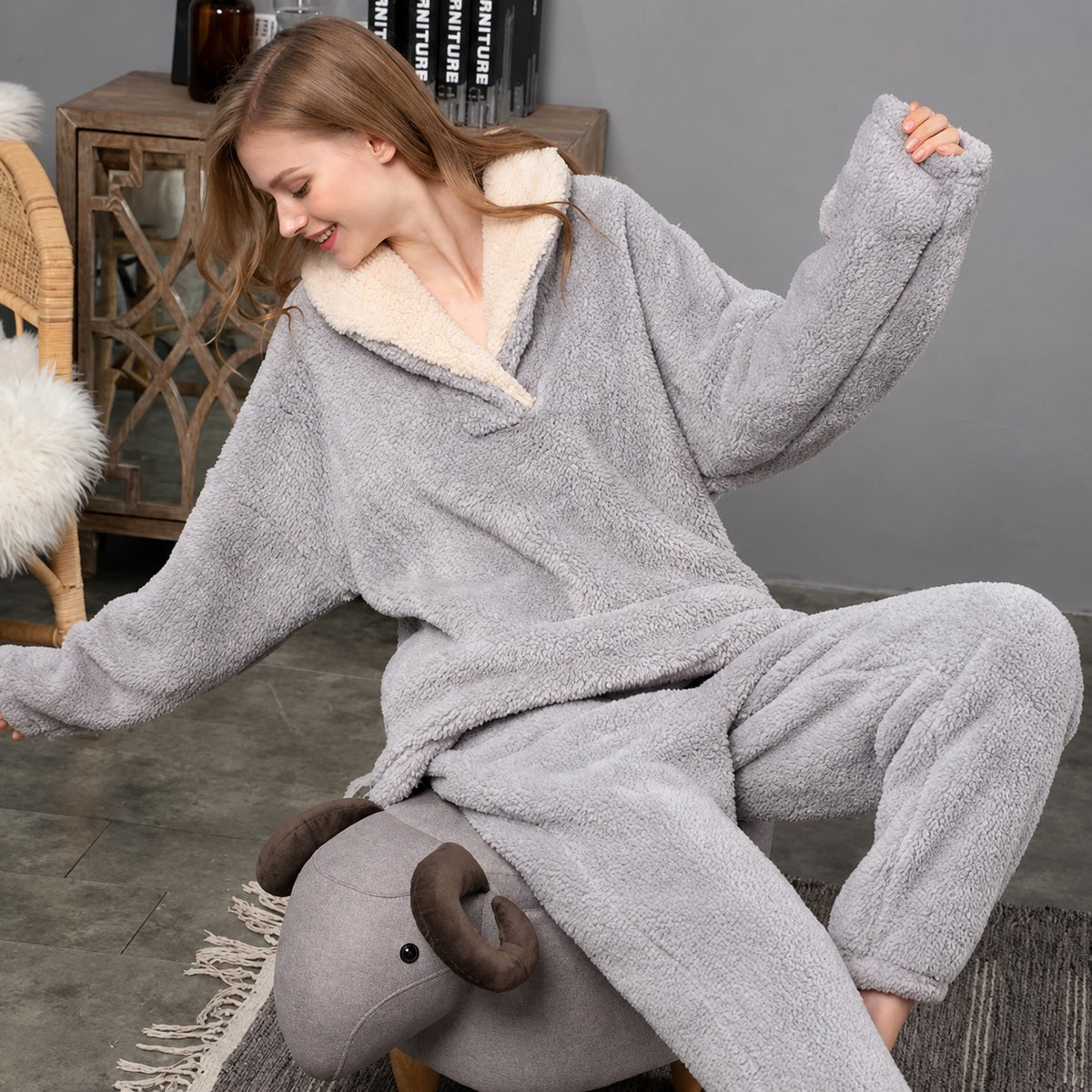 Loungewear Set for Women - Cozy Pajama Top with Hooded Collar and Pants