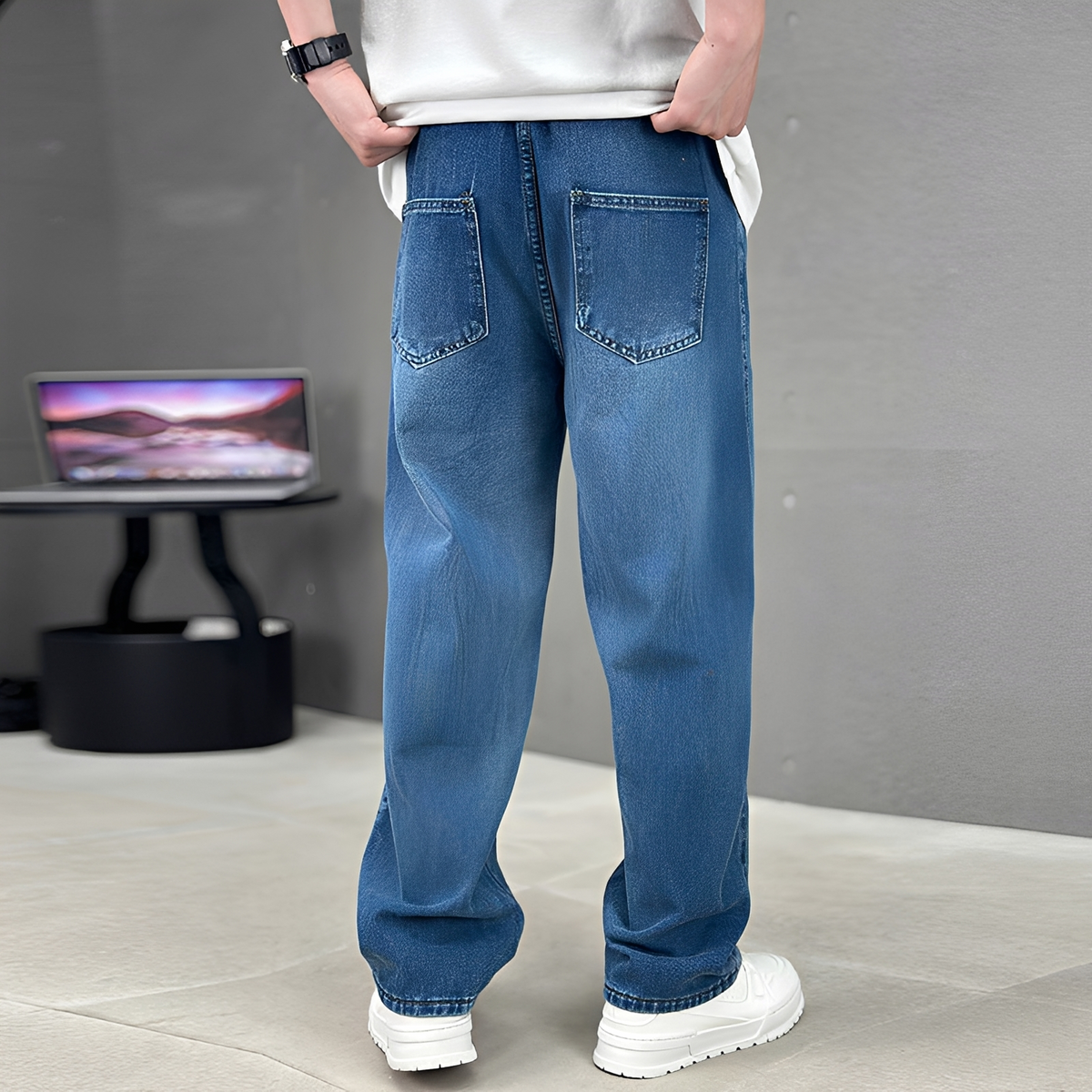 Men's Straight Leg Jeans - Classic Design, Relaxed Fit