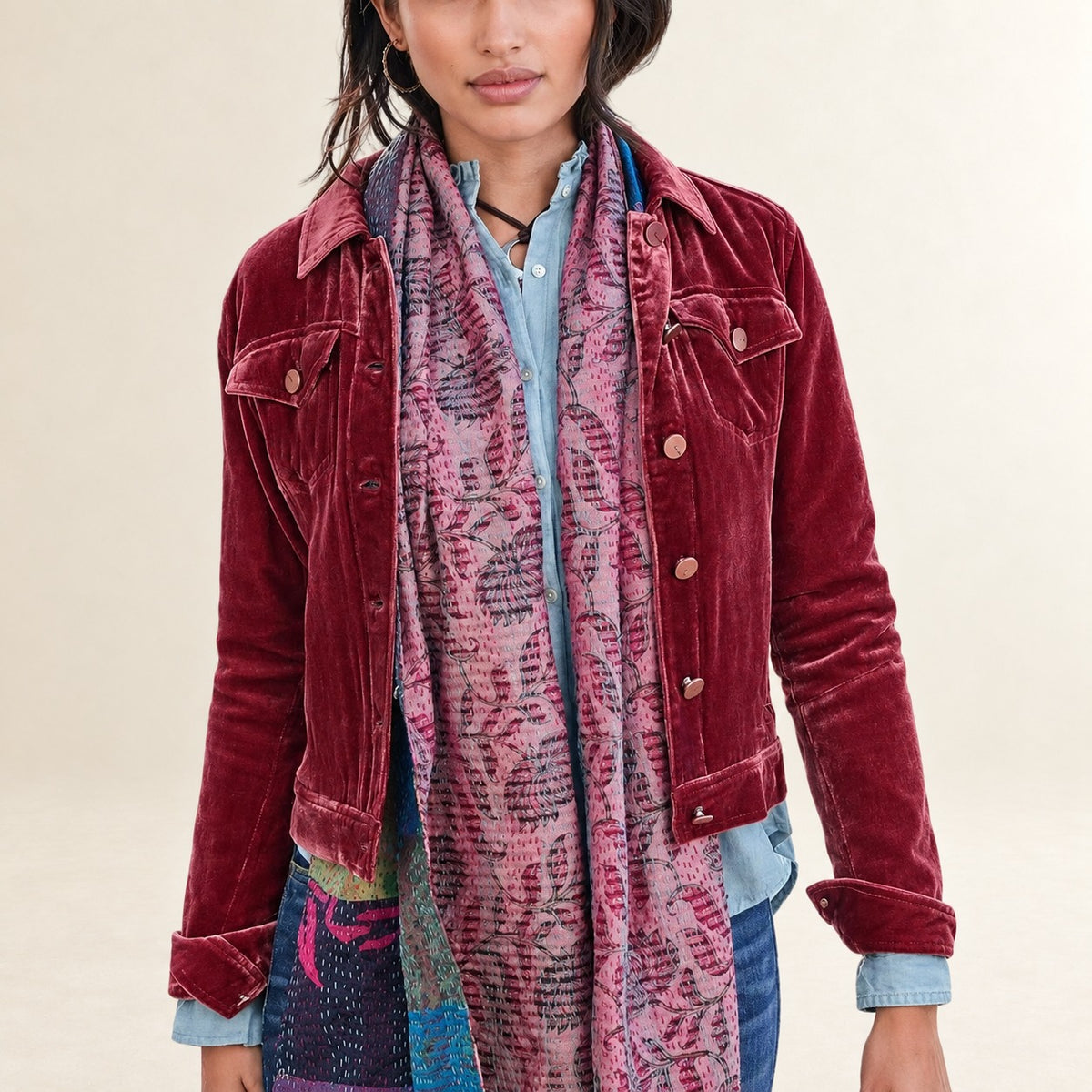 Women's button-front shirt jacket with shirt collar and flap chest pockets, long sleeve relaxed fit