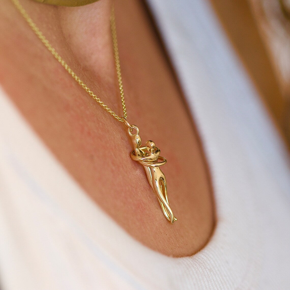 Love Hug Pendant - Couple Necklace with Embrace