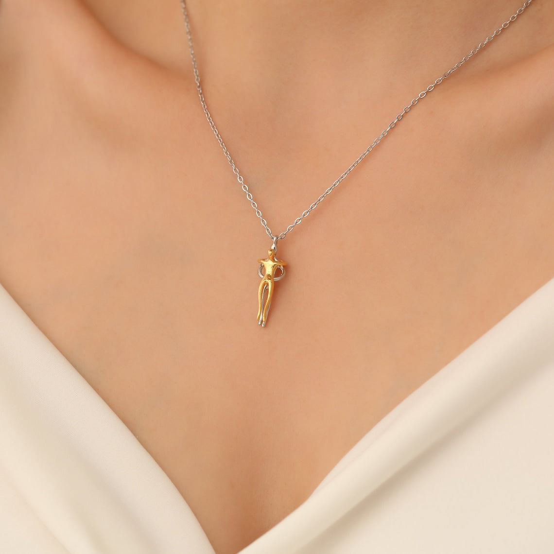 Love Hug Pendant - Couple Necklace with Embrace