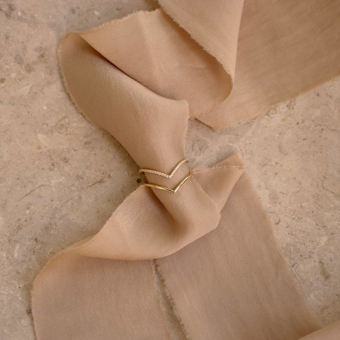 Eva – Stackable Curved Ring Set