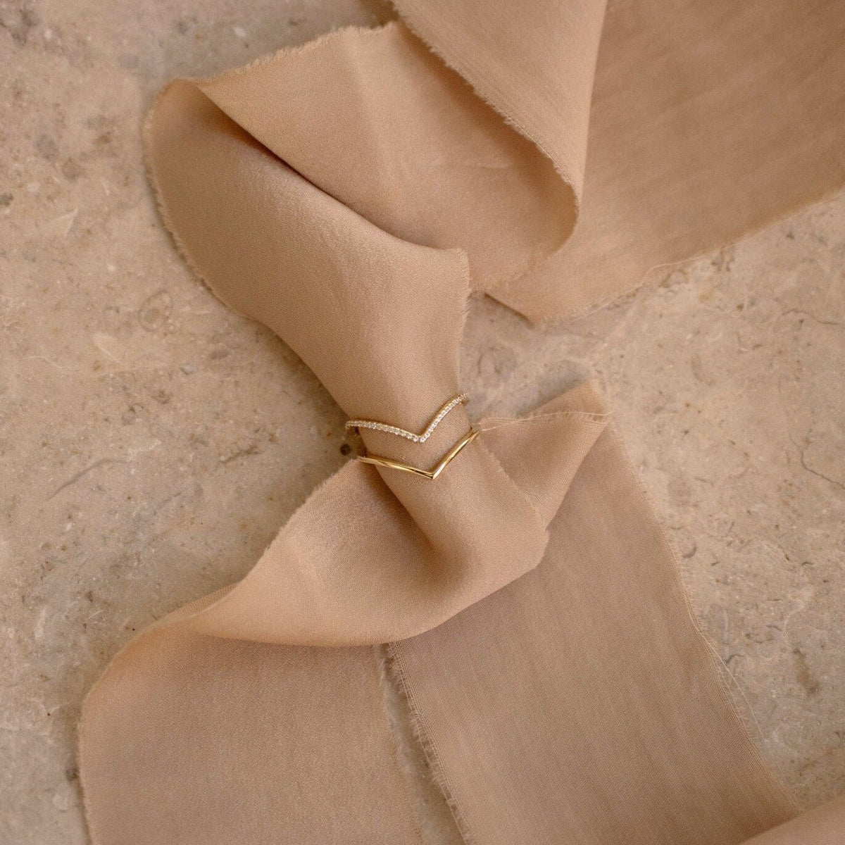 Eva – Stackable Curved Ring Set
