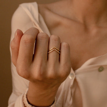 Eva – Stackable Curved Ring Set