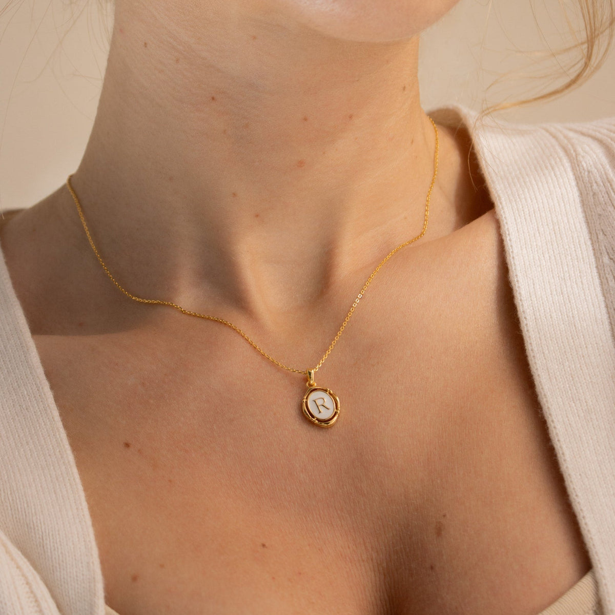 Camille – Necklace with personalized initial pendant