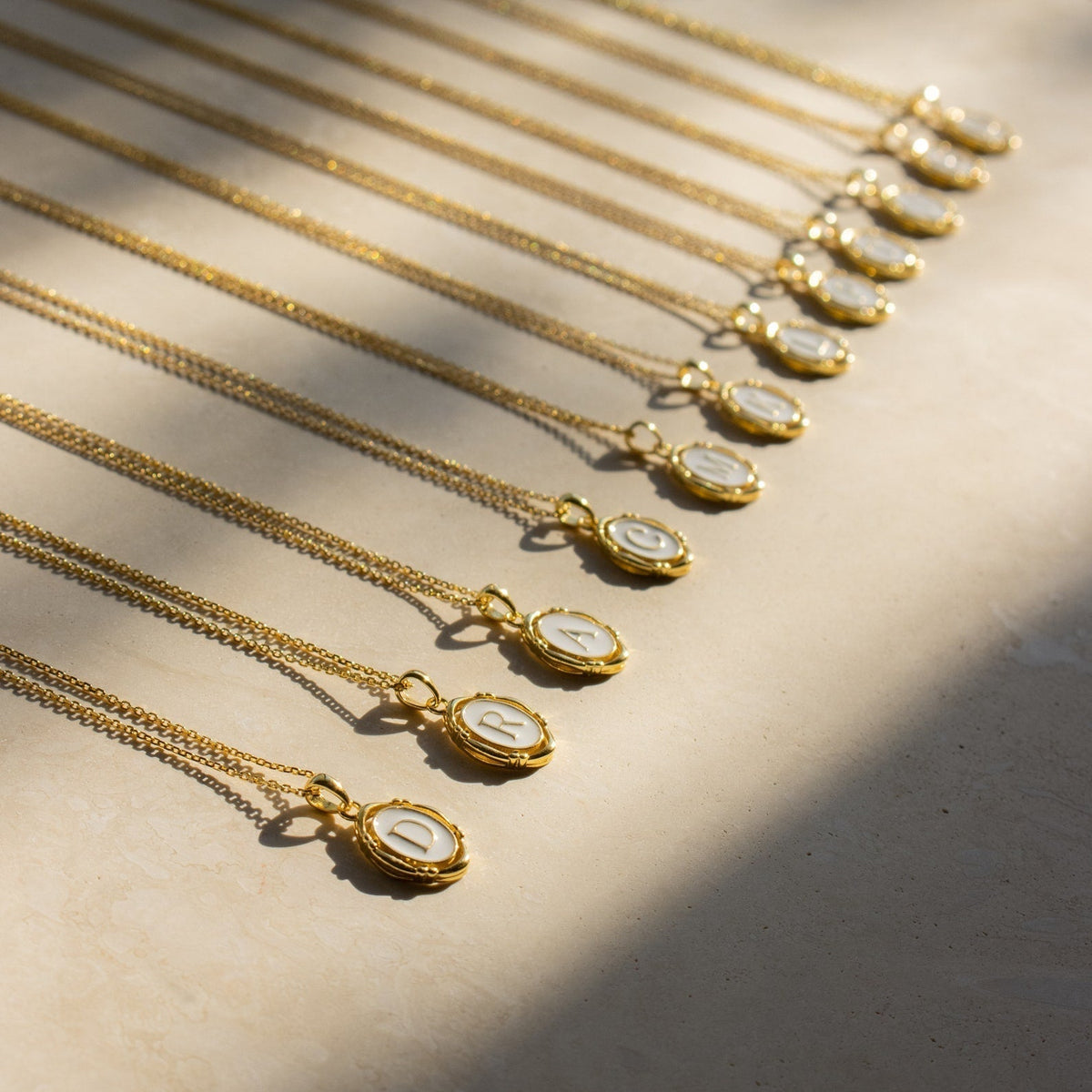 Camille – Necklace with personalized initial pendant