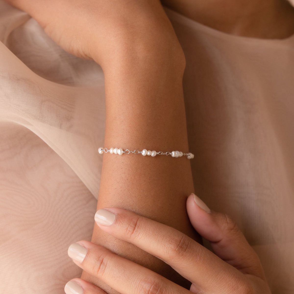 Hailey – Pearl Bracelet with Stations