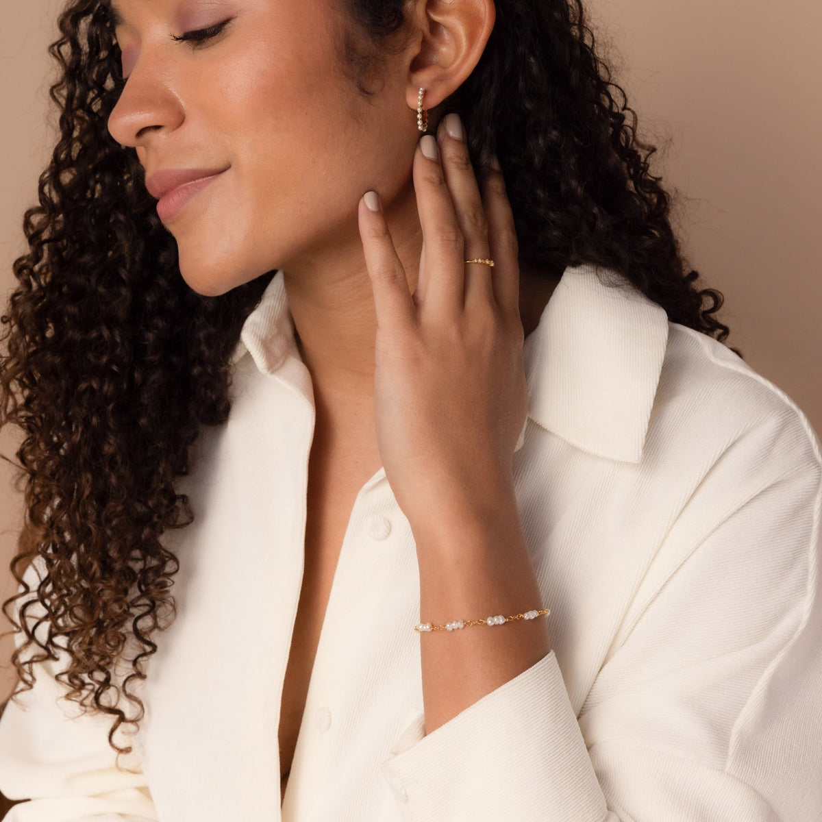 Hailey – Pearl Bracelet with Stations