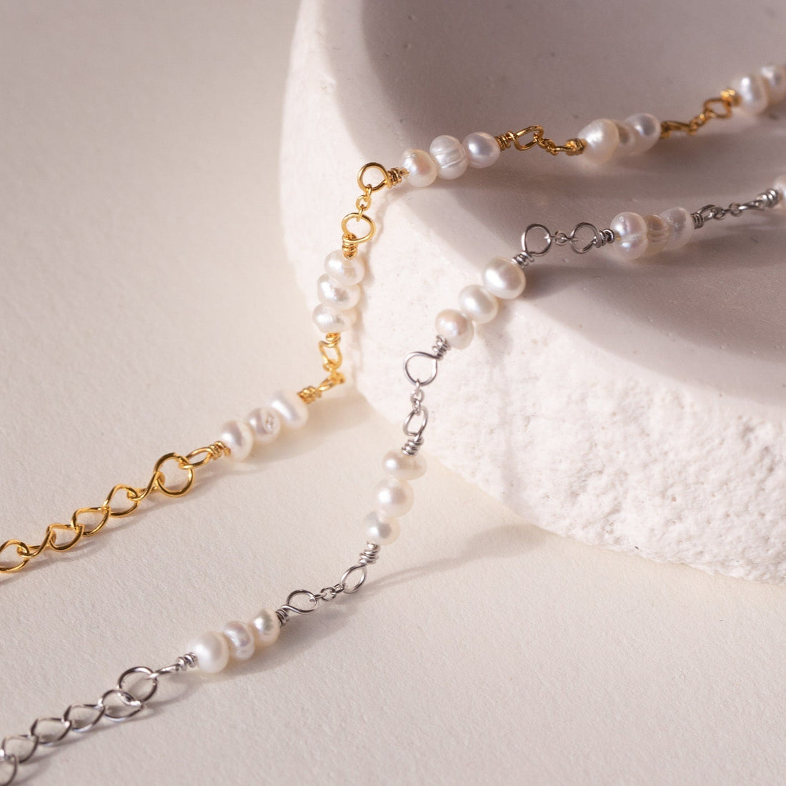 Hailey – Pearl Bracelet with Stations