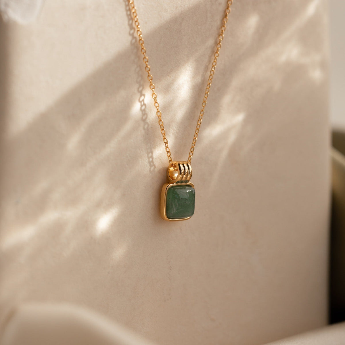 Jade necklace with pendant - Bright jade necklace