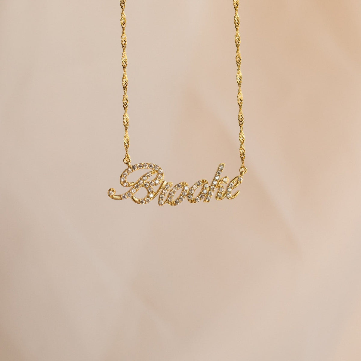 Claire – Collar with name Pavé Brilliant