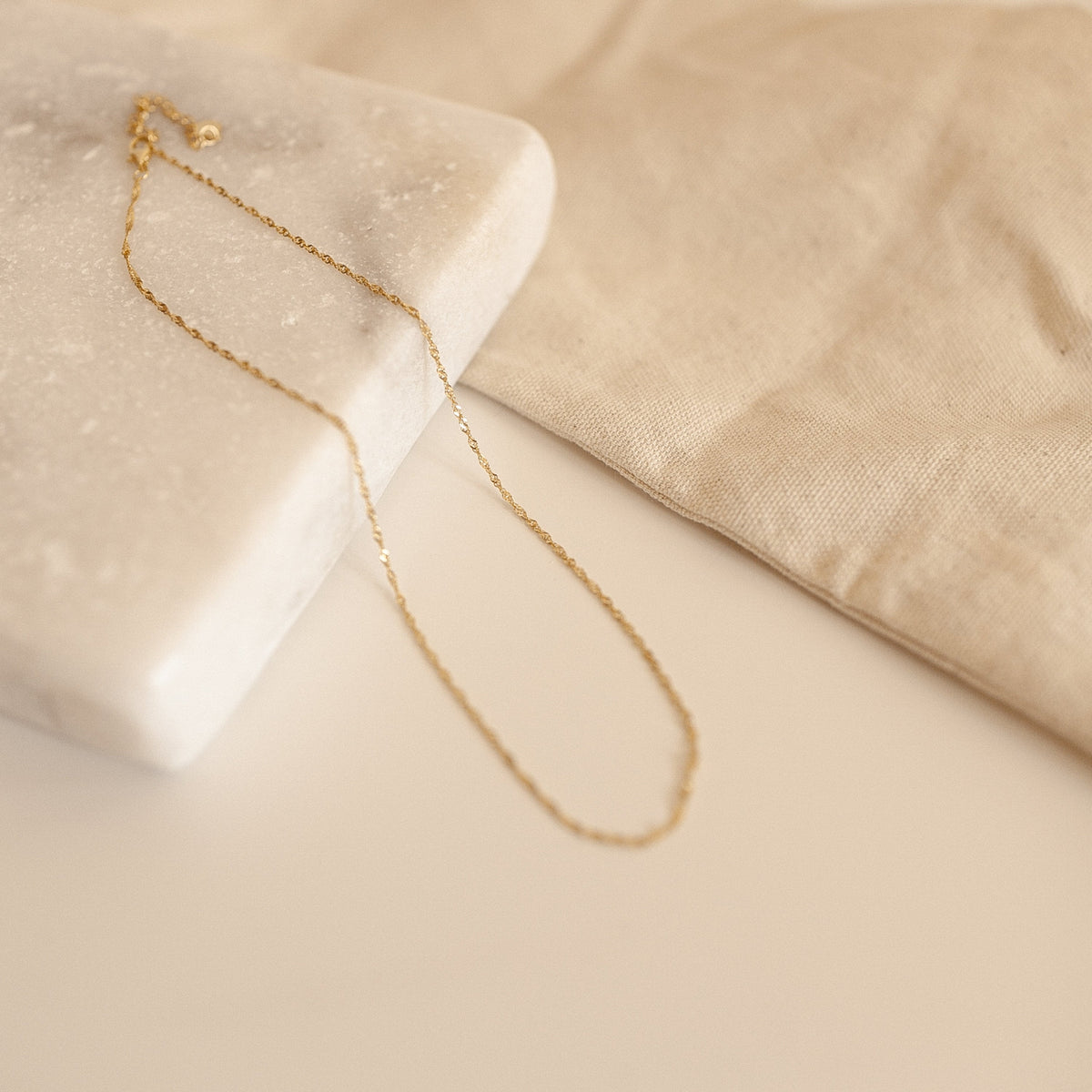 Singapore Chain - Twist Collar