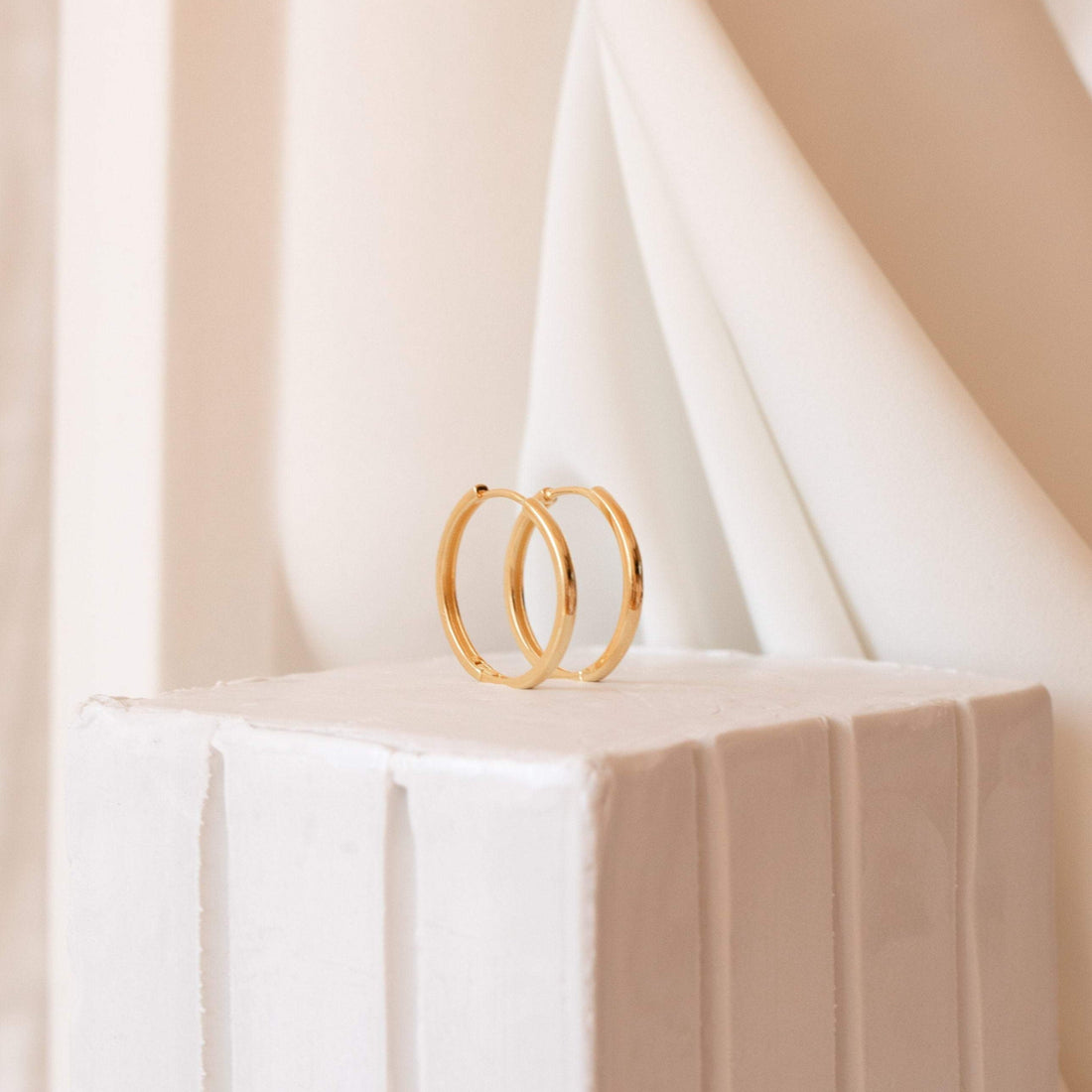 Classic Hoop - Midi Dangling Hoops