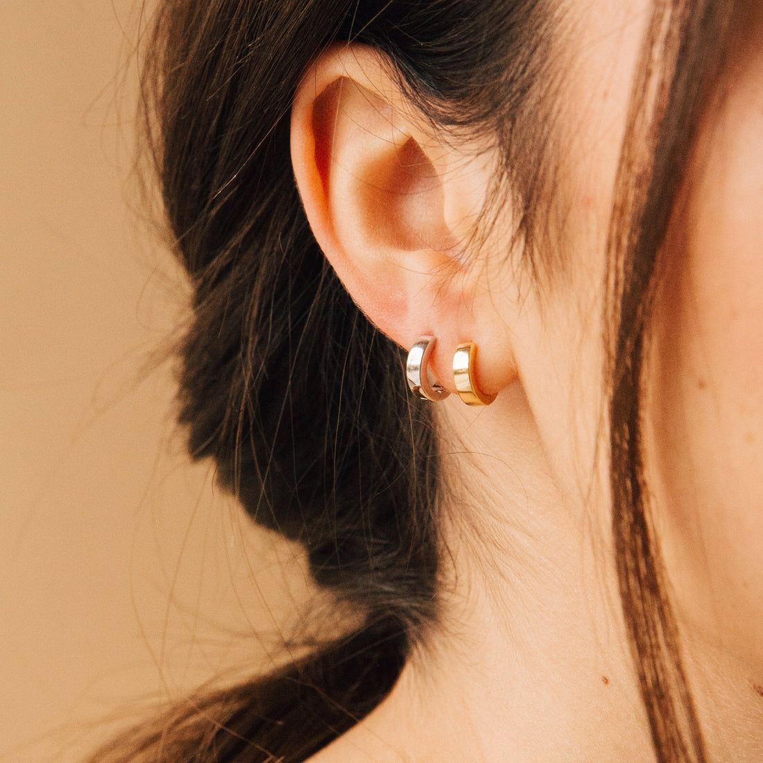 Huggies Classics - Small Minimalist Hoops