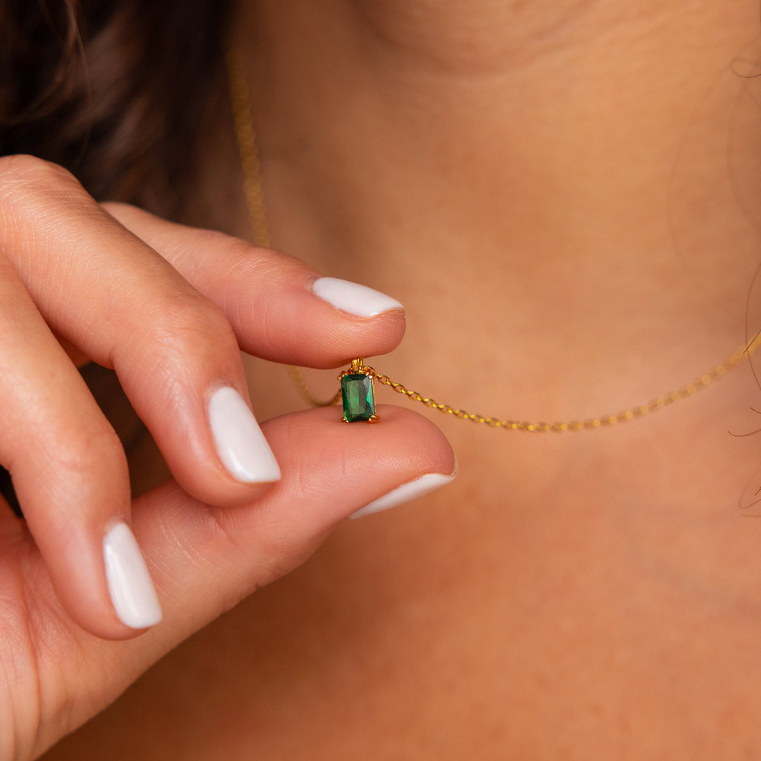 Victoria – Emerald Waist Collar