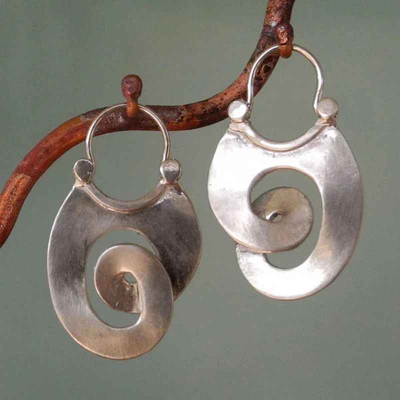 Amandine – Irregular vintage silver earrings
