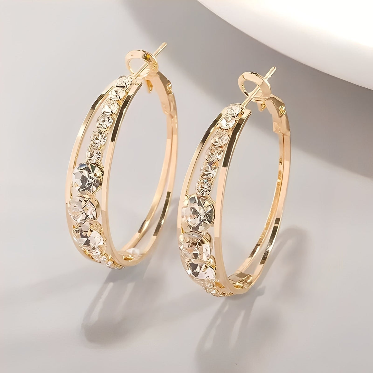 Raya – Elegant Gold Earrings
