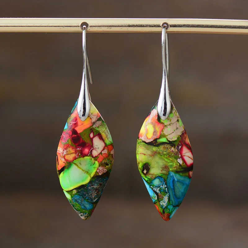 Soraya – Vintage earrings with colored stones