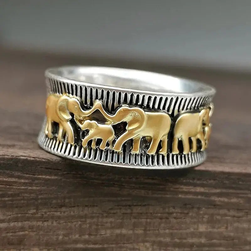 Eli – Vintage Golden Elephant Ring