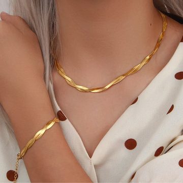 Alina – Elegant gold intertwined necklace and bracelet set