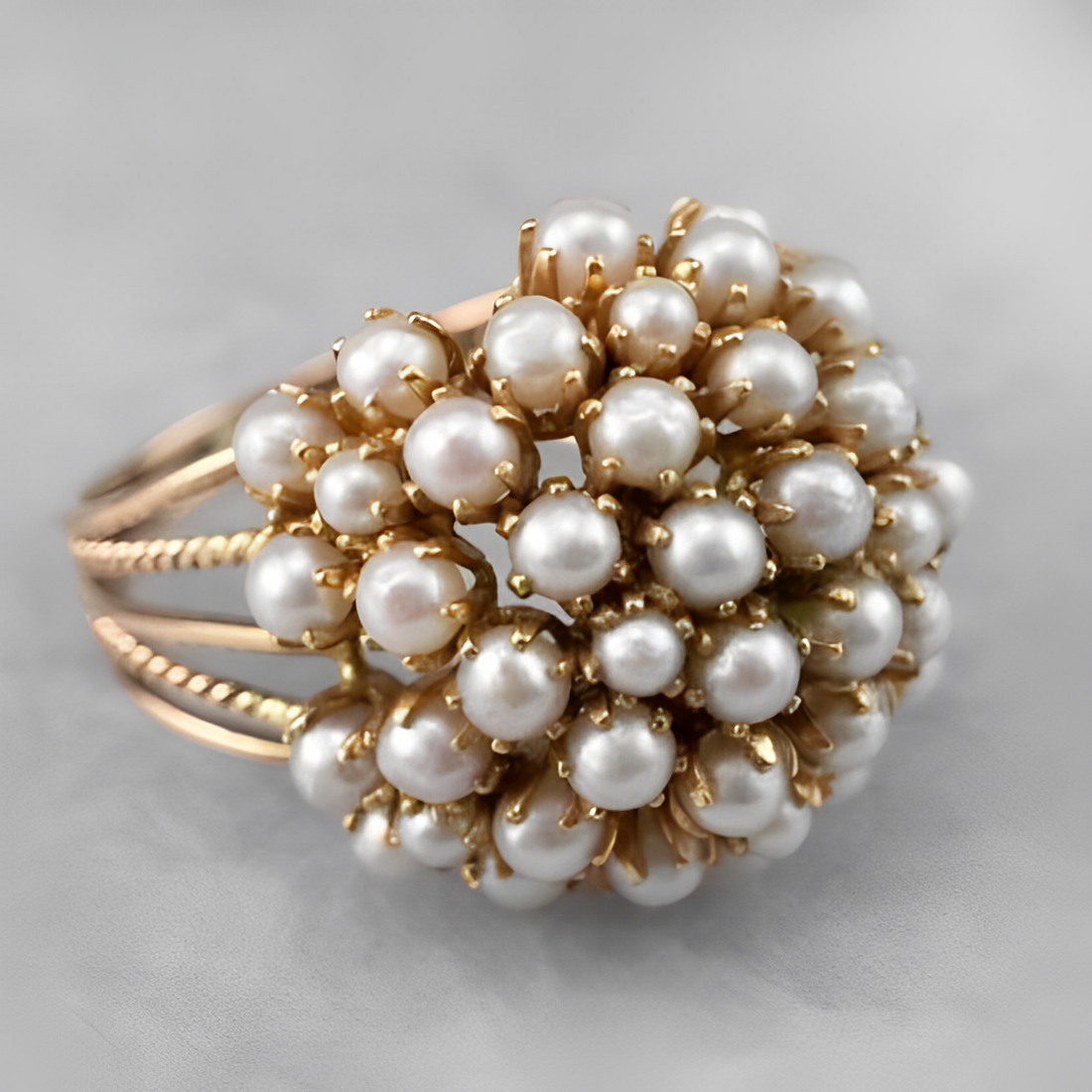 Sharnie – Ring with Embedded Pearls
