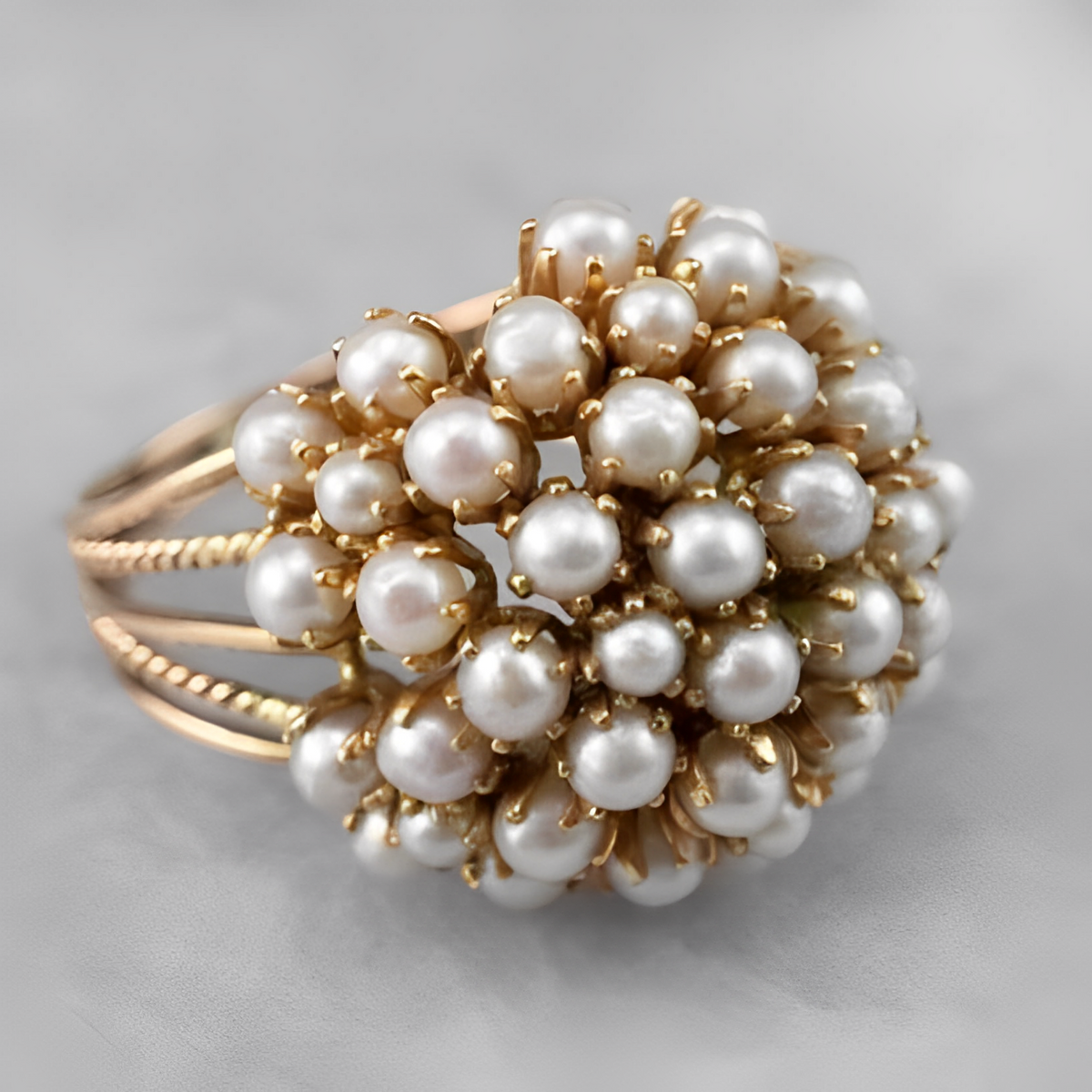 Sharnie – Ring with Embedded Pearls