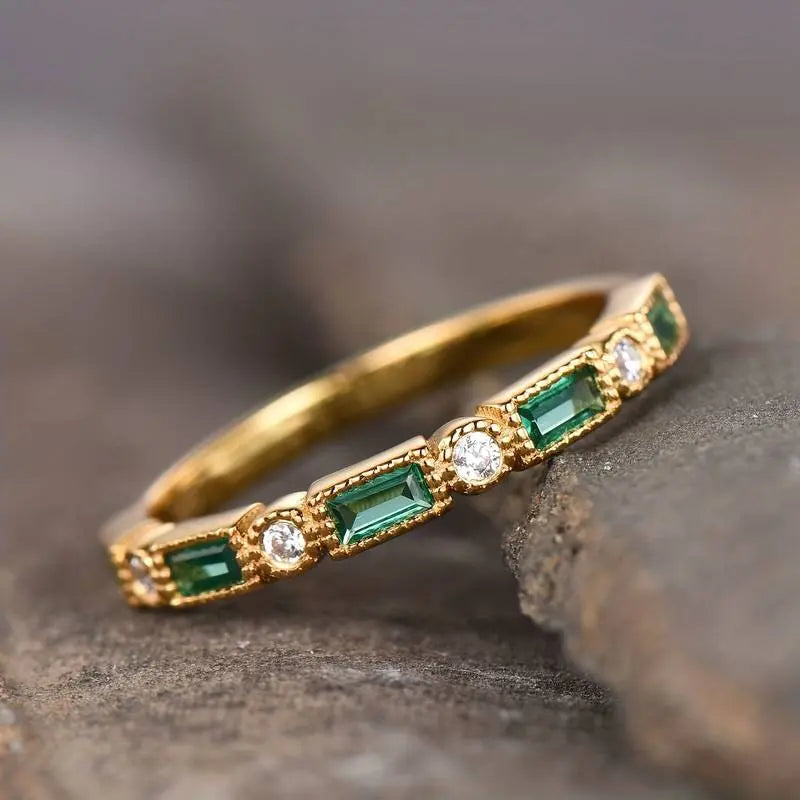 Crista – Striking Green Ring