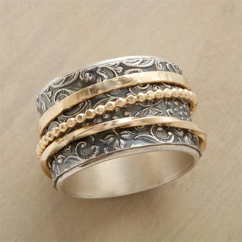 Alodia – Vintage ring in gold and antique silver