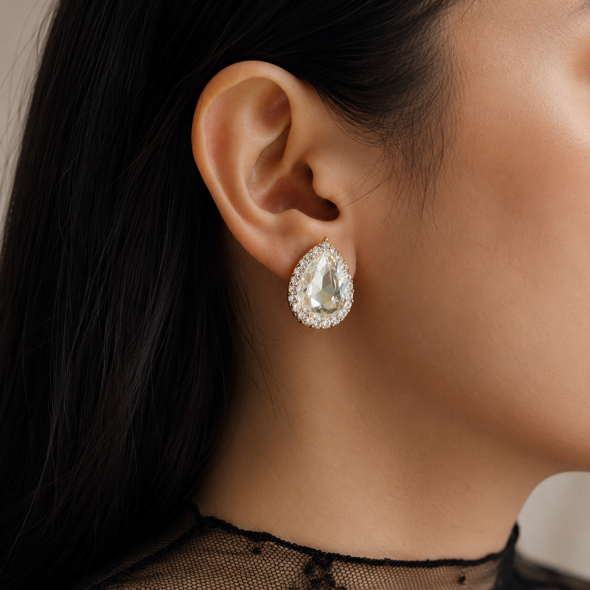 Lucy - Earrings in the shape of a pear