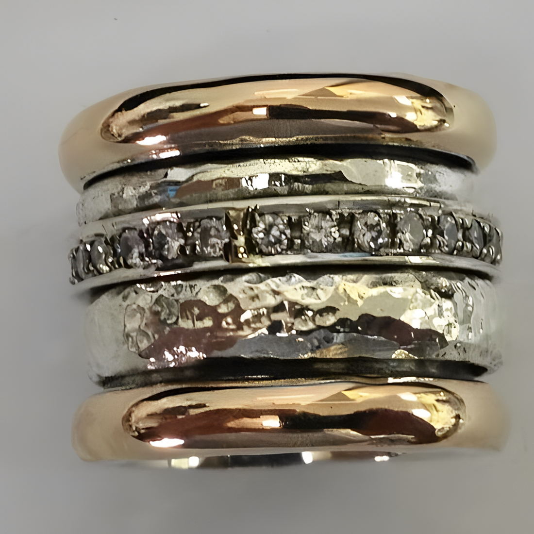 Maellie – Thick vintage ring in gold and silver