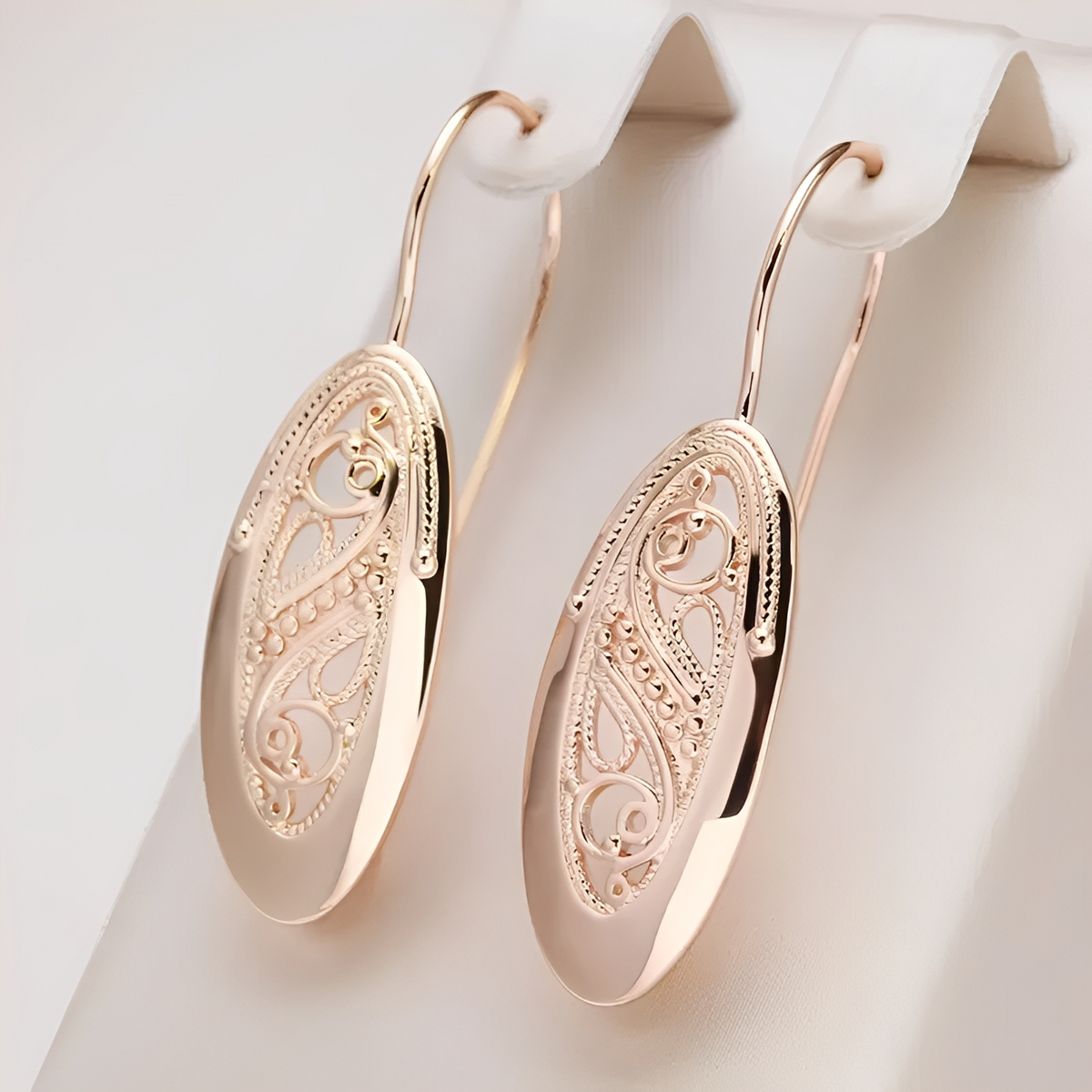 Salma – Elegant Hoop Earrings