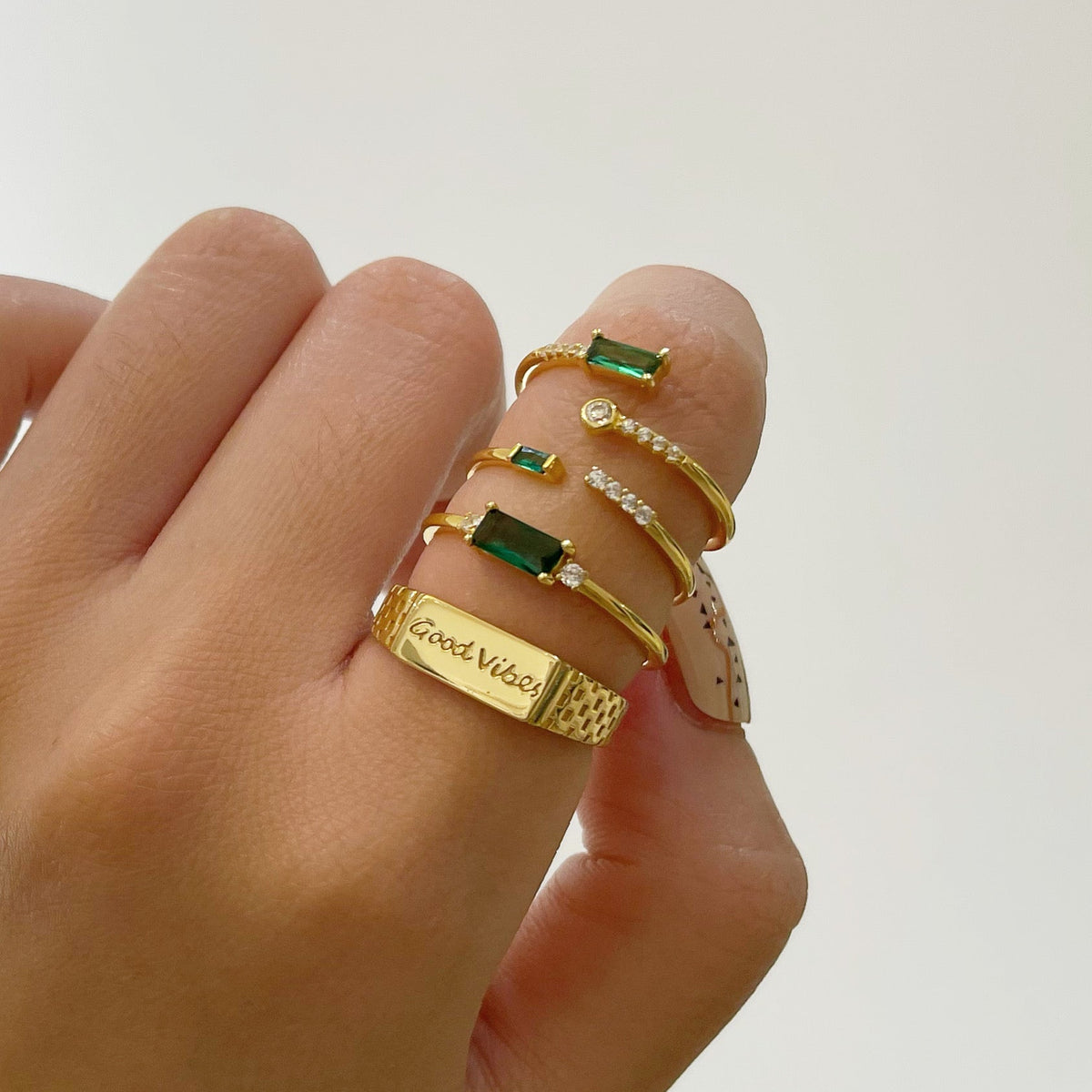 Fen – Green baguette ring