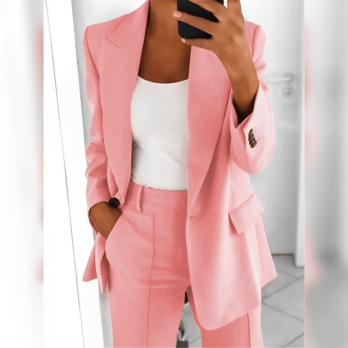 Mara – Elegant Ladies Suit