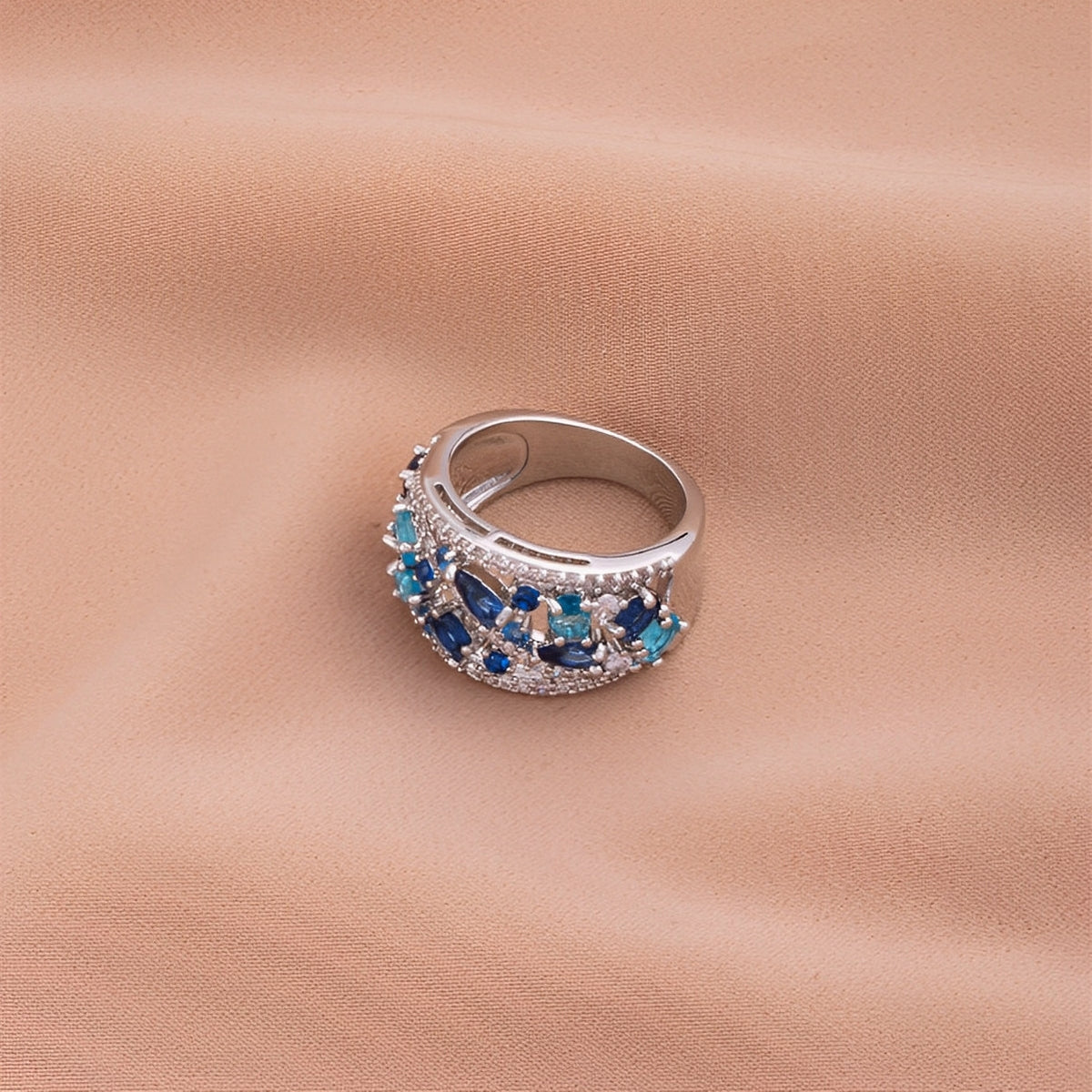 Julie – Vintage blue ring