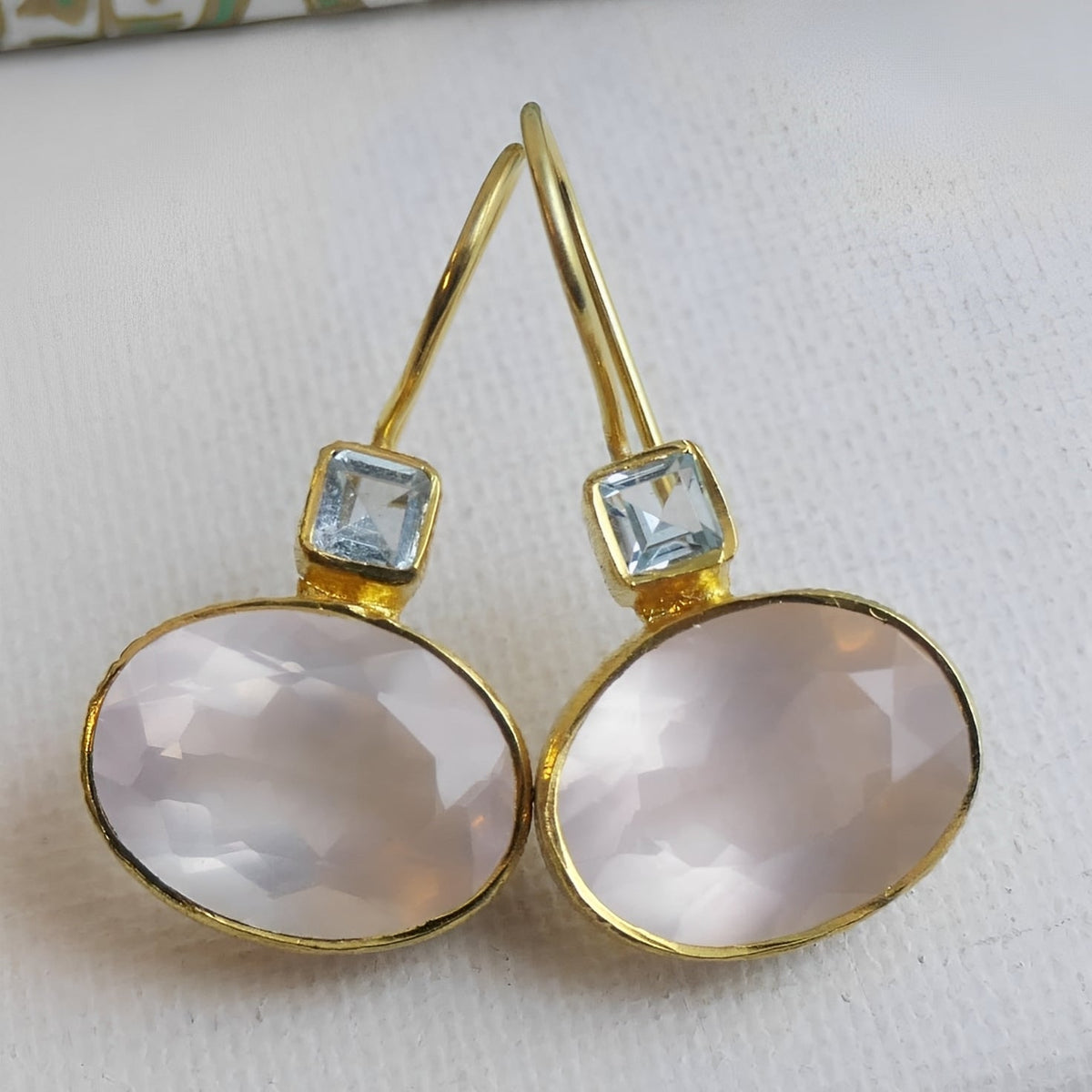 Emerald – Vintage earrings with green crystals