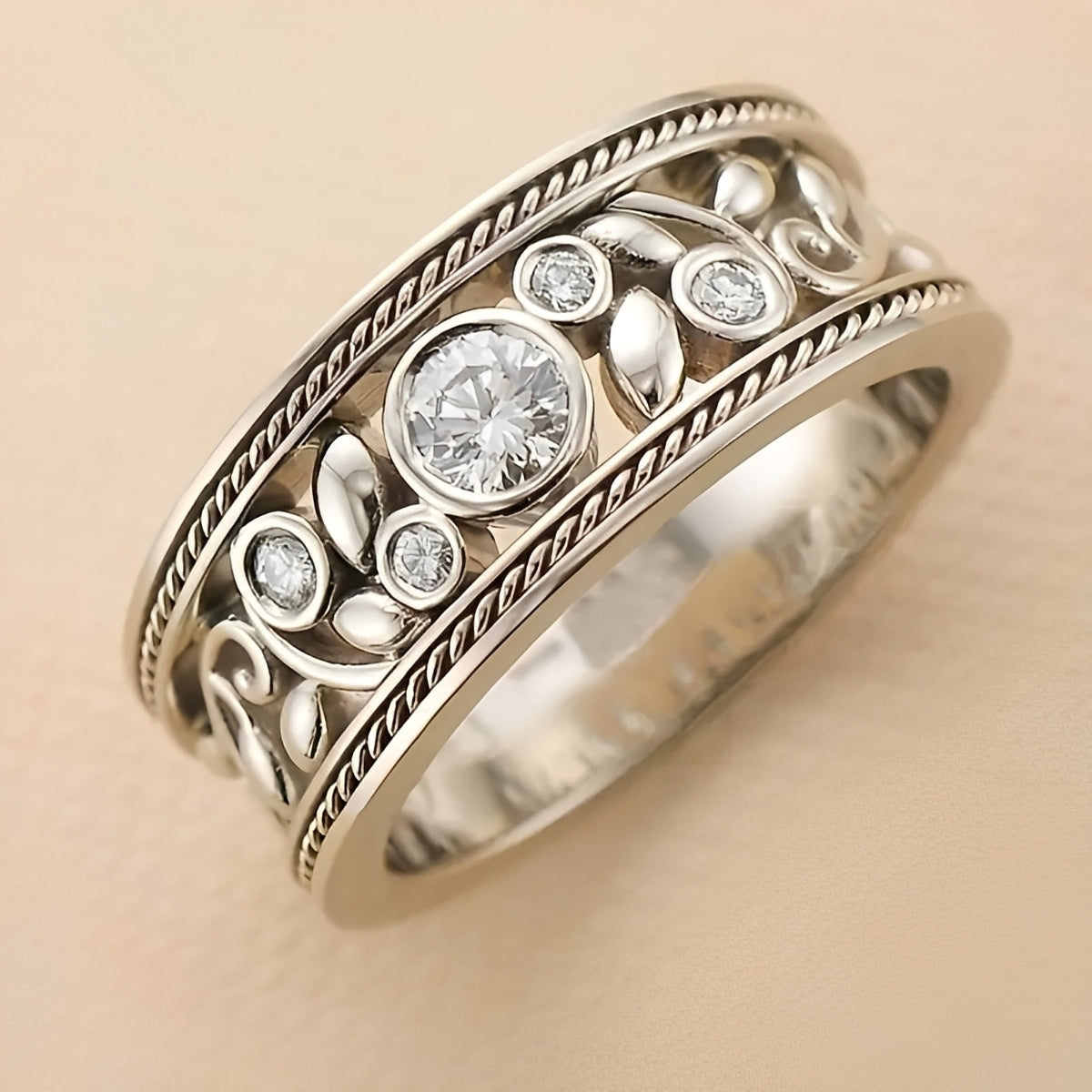 Nina – Elegant vintage ring