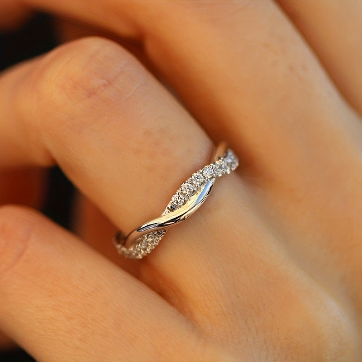 Livia – Chic Cross Ring