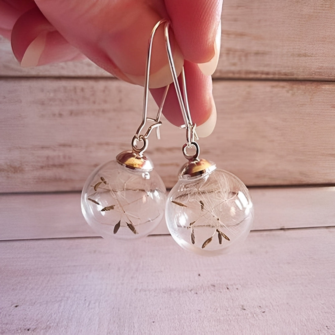 Liora – Silver earrings with dandelion design