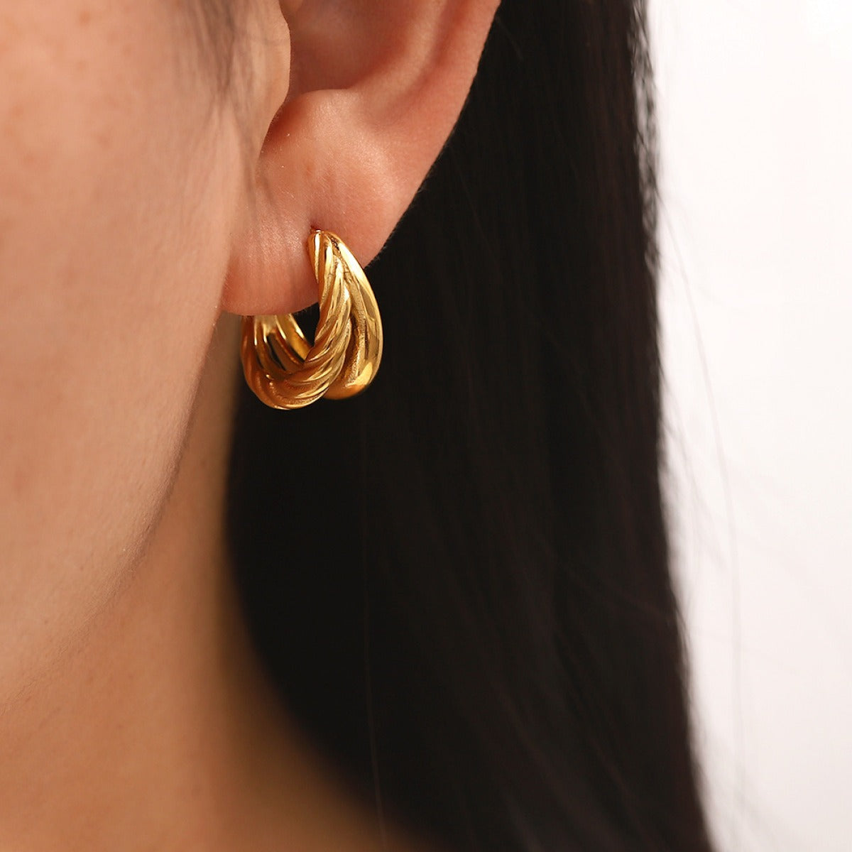 Ayesh – elegant golden earrings
