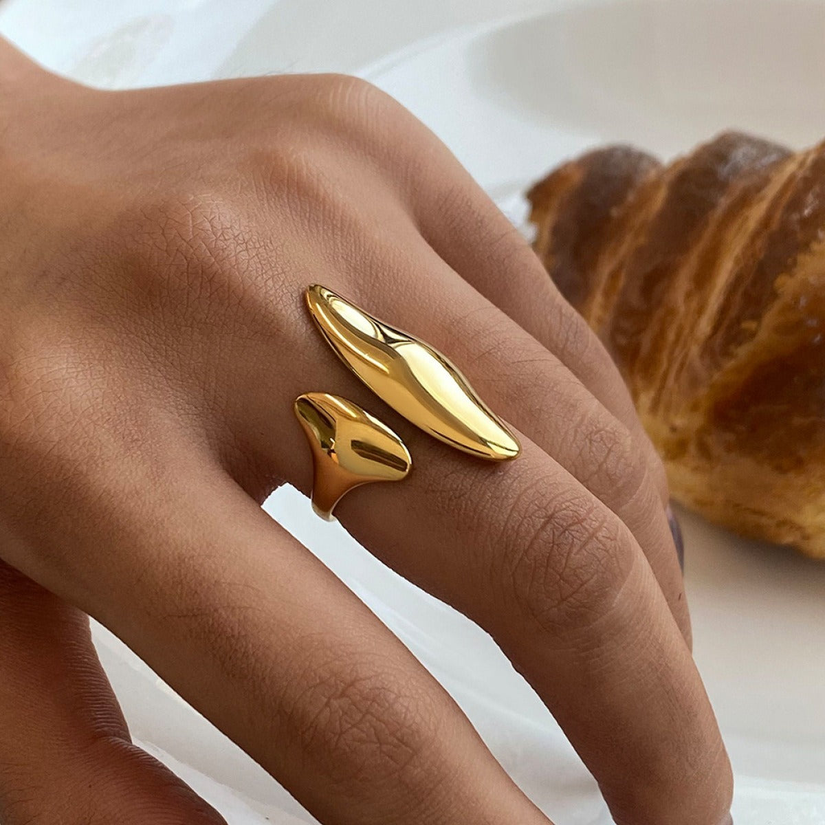 Apolline – Open sculptural ring