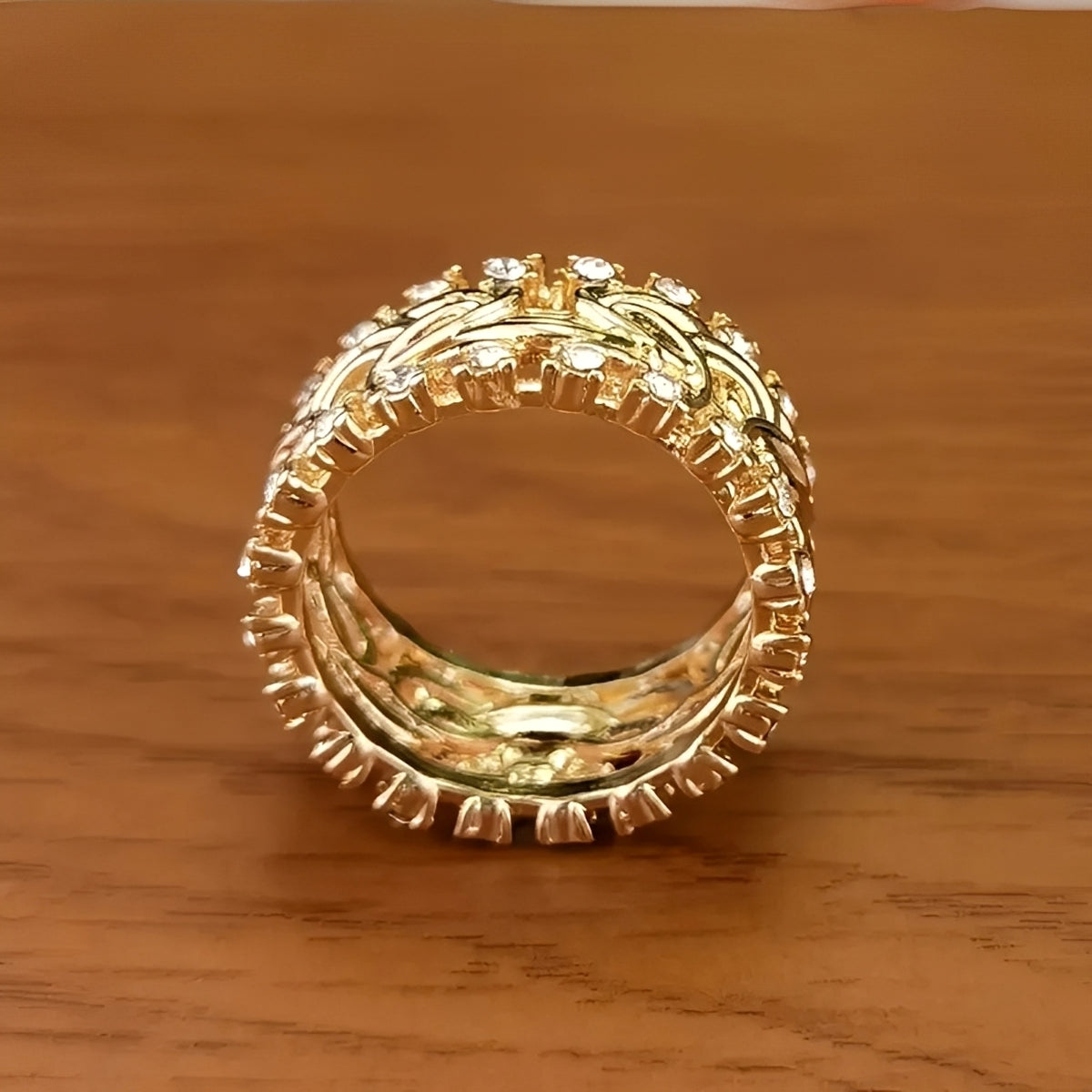 Lydia – Braided jewel with shiny details