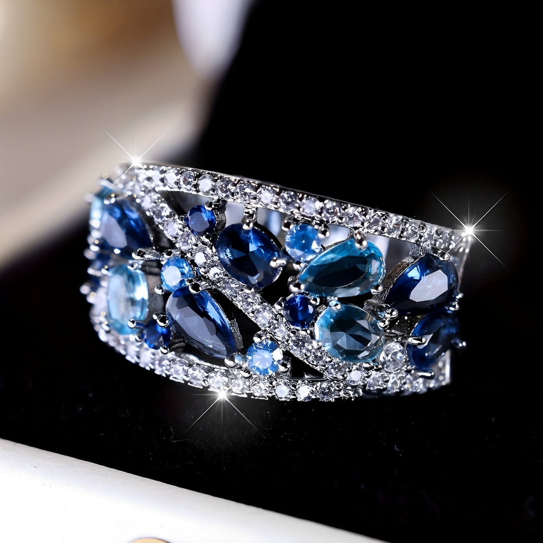 Julie – Vintage blue ring