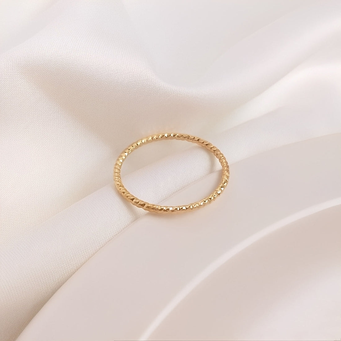 Sophie – Ins Wind Ring combined with tail