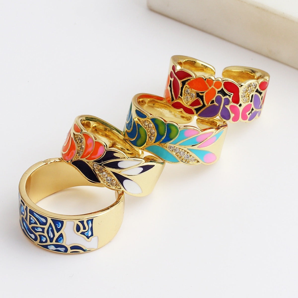 Kamille – Camille Large Ring Blue Leaf Motif